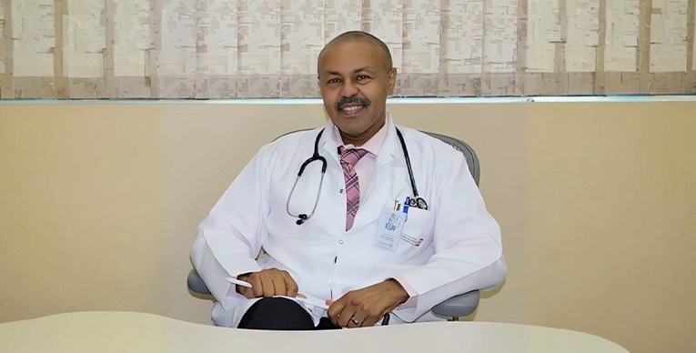 النطاس الشاعر المعز عمر بخيت: ياريت لو شلتُ استاد المريخ للسويد.. وكنتُ مهندسًا ولكن!! 1 66743607 d0a5 407e 95c0 b5c129647a0d