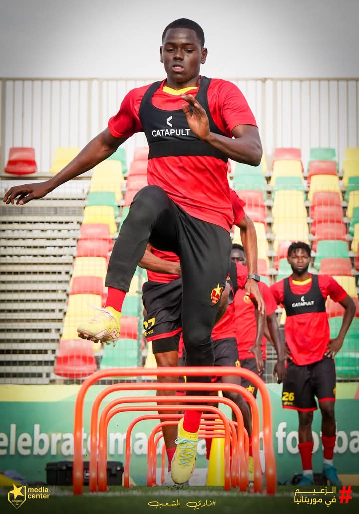 غريب يدشن المهمة مع المريخ بأول تدريب 5 IMG 20250418 WA0041