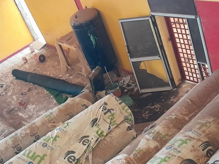 ممتلكات المريخ عرضة للتلف والسرقة والمجلس يواصل الإهمال 3 IMG 20250425 WA0045