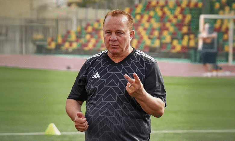 غريب يدشن المهمة مع المريخ بأول تدريب 1 gareeb