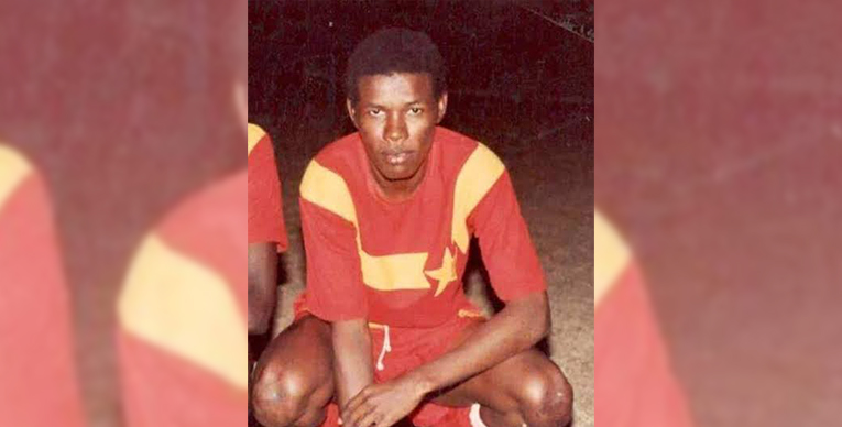 عبدالسلام حميدة.. تسجيلات المحترفين بالمريخ شغل سمسرة 1 1 1 1