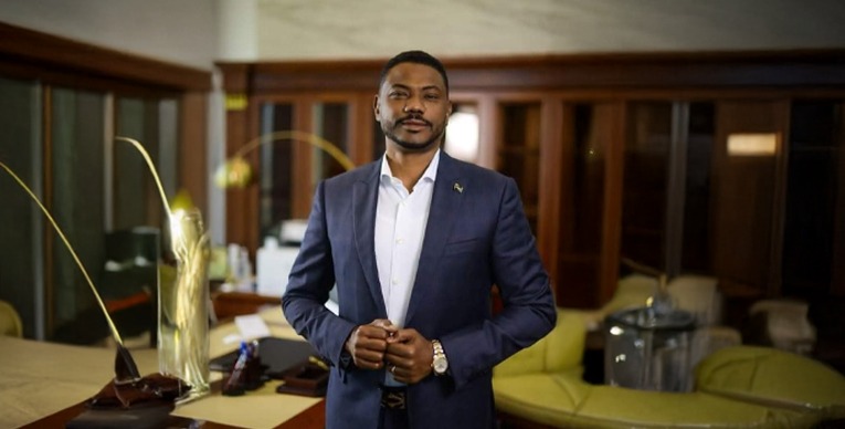 d8f4ecfa 2d53 4f18 ba29 d2df8513d97a