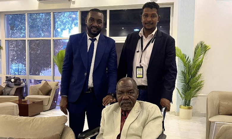 كيمو الجاهز للهند.. ودعوات الملايين بالشفاء