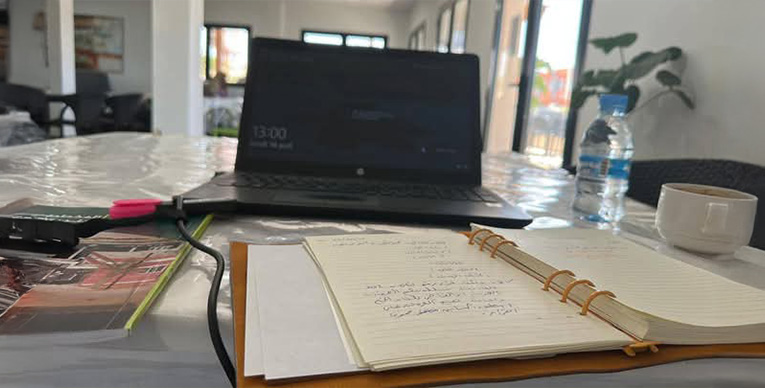 بالحبر السري: شكوى من وراء جدار.. هل هي حقيقة أم هُزار؟