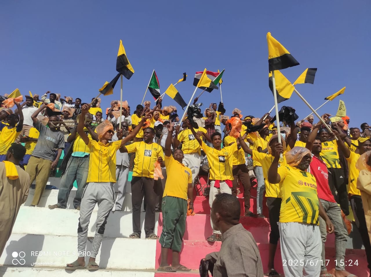 حضور جماهيري كبير في افتتاح الدوري العام بالدامر 2 حضور جماهيري كبير في افتتاح الدوري العام بالدامر