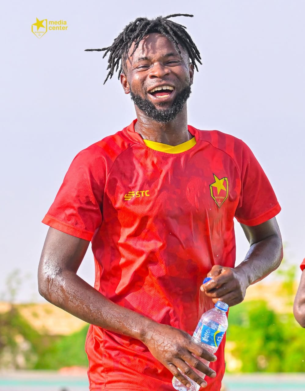 بالصور.. نجوم الزعيم في عطبرة.. ابتسامات ومداعبات 3 بالصور.. نجوم الزعيم في عطبرة.. ابتسامات ومداعبات