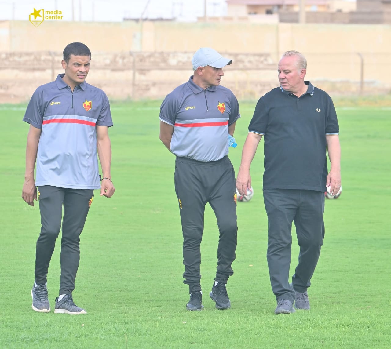 المريخ يواصل التوهان أمام الوادي.. وغليان بسبب "غريب" 2 المريخ يواصل التوهان أمام الوادي.. وغليان بسبب "غريب"