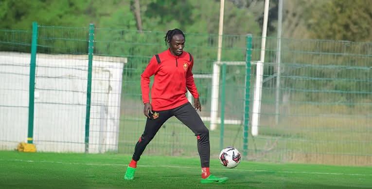 الجمل وطبنجة يحتفلان بالفوز 3 الجمل وطبنجة يحتفلان بالفوز