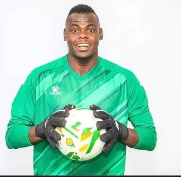 أبوجا يوضح سر تصديه لركلة أسد 3 أبوجا يوضح سر تصديه لركلة أسد