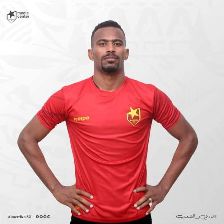 منجد النيل يحرس مرمى المريخ بأمر المدير الفني 4 منجد النيل يحرس مرمى المريخ بأمر المدير الفني
