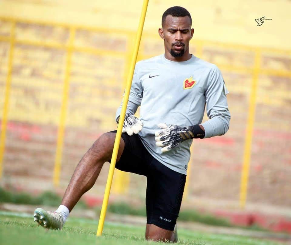 منجد النيل يحرس مرمى المريخ بأمر المدير الفني 3 منجد النيل يحرس مرمى المريخ بأمر المدير الفني