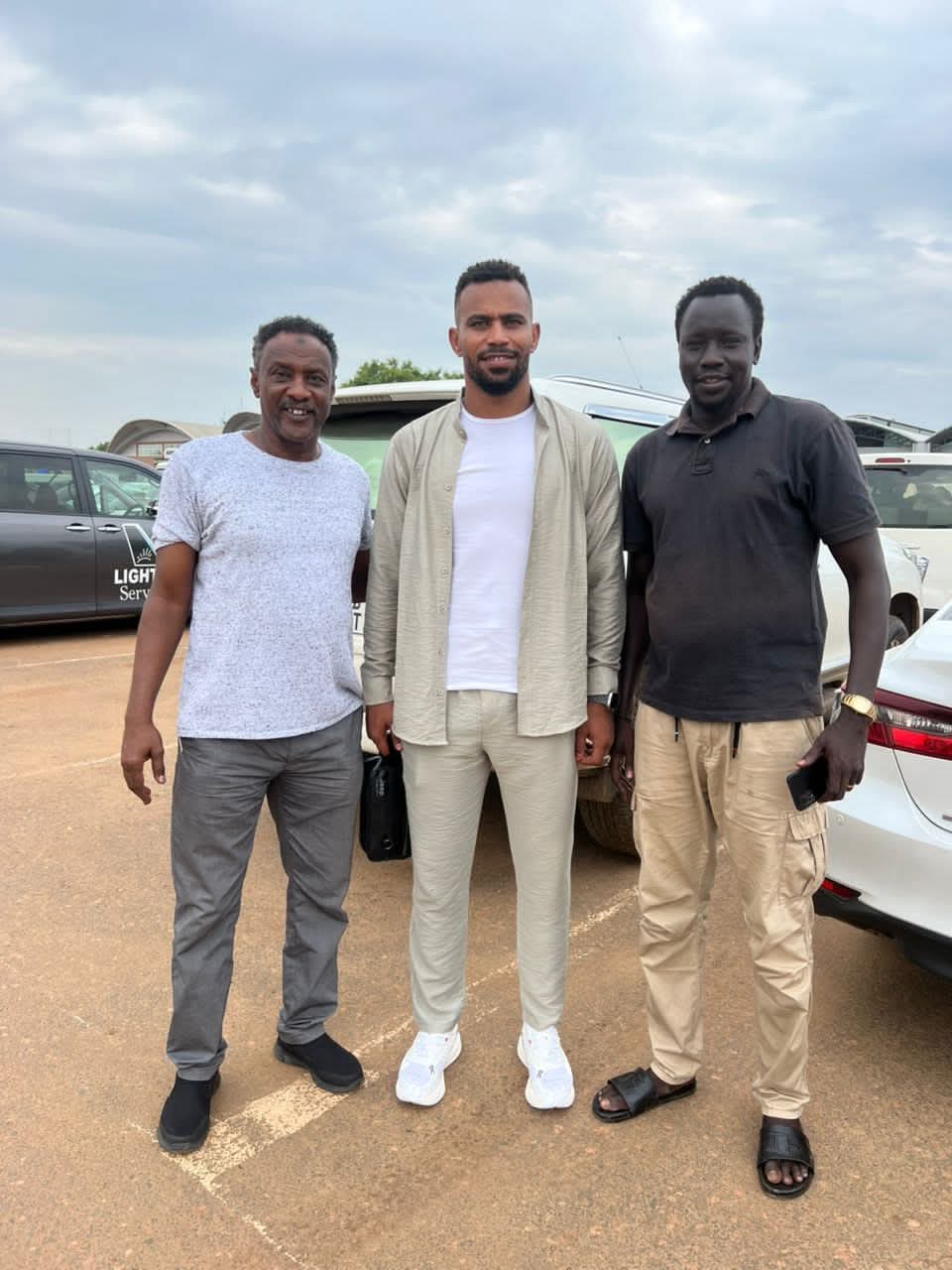 منجد النيل يحرس مرمى المريخ بأمر المدير الفني 2 منجد النيل يحرس مرمى المريخ بأمر المدير الفني