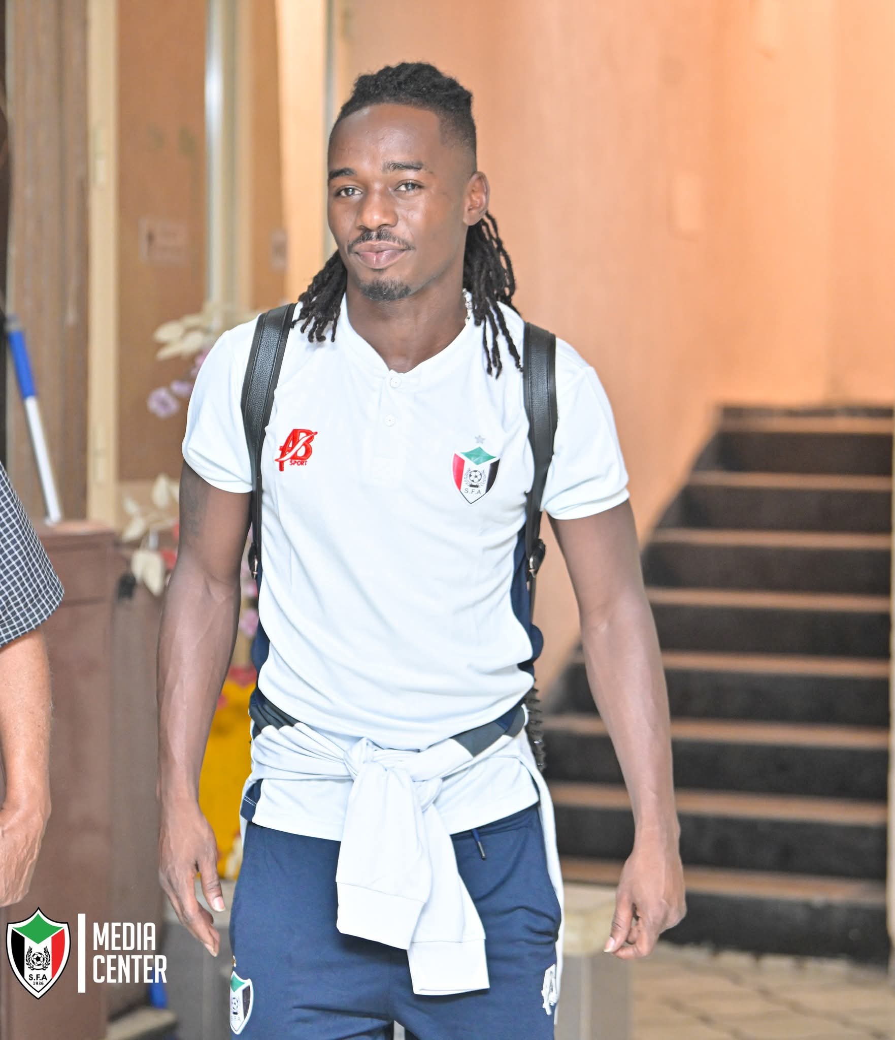 بعثة صقور الجديان تغادر إلى زنزبار