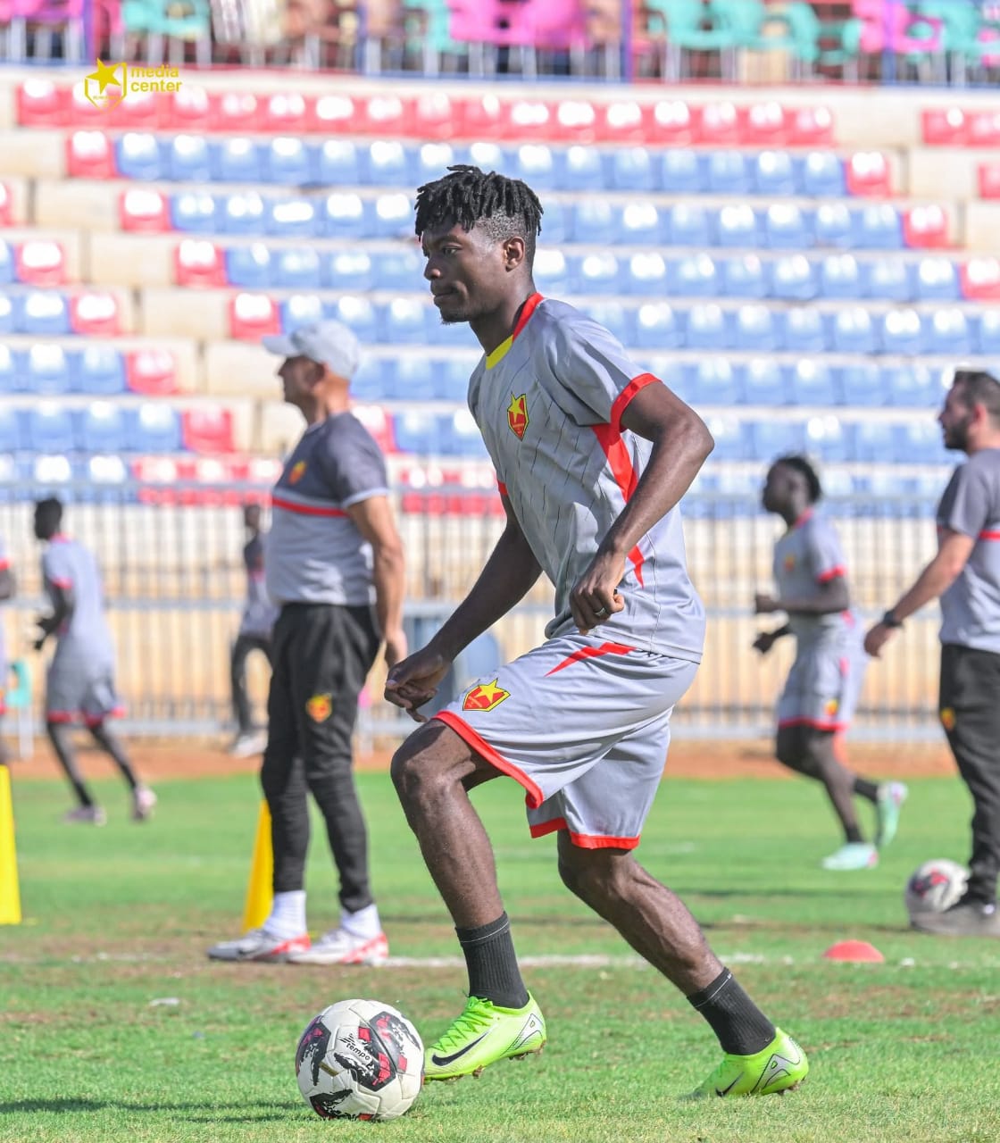 صفوة الدامر يفاجئون الزعيم وسيد الأتيام 2 صفوة الدامر يفاجئون الزعيم وسيد الأتيام