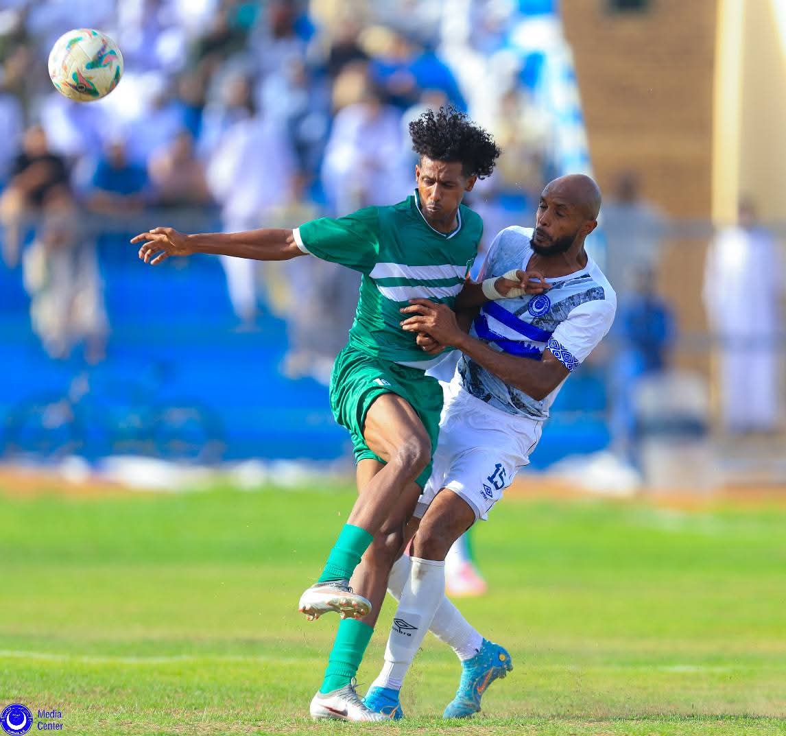 صفر إنذار للاعبي الأزرق.. هل يجامل الحكام الهلال؟ 3 صفر إنذار للاعبي الأزرق.. هل يجامل الحكام الهلال؟