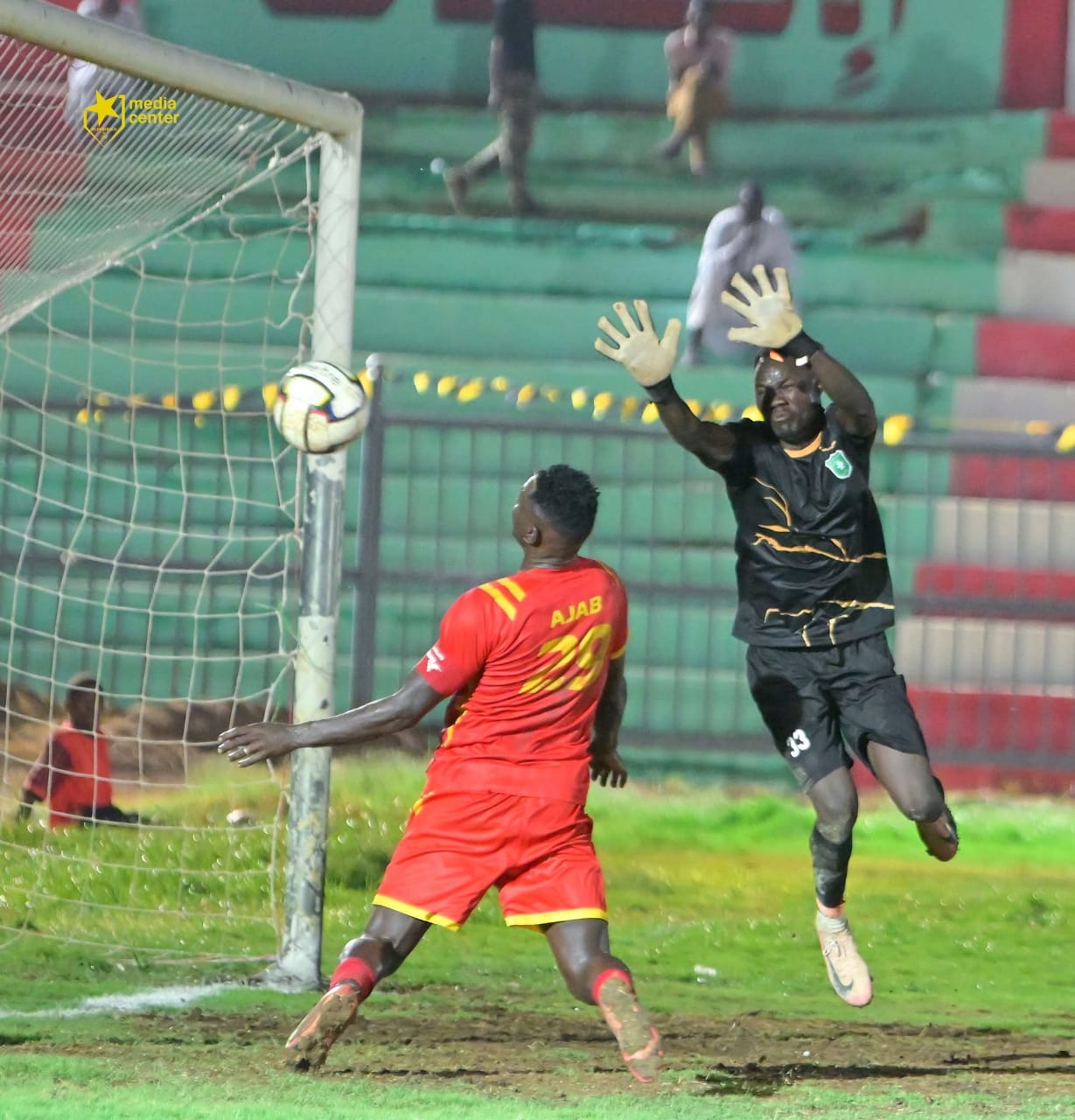 المسابقات تُحيل تقرير حكم المريخ والميرغني للإنضباط