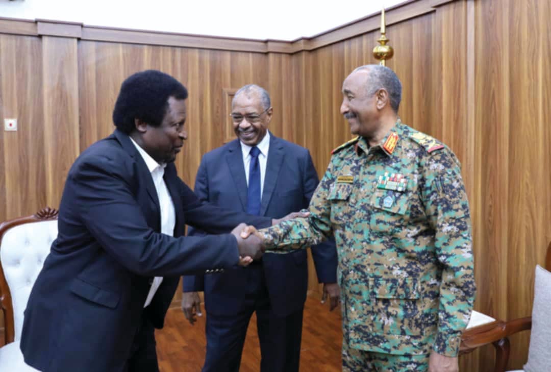 عقد المنتخب يكتمل بـ سمارت ويطير غداً لزنزبار 2 عقد المنتخب يكتمل بـ سمارت ويطير غداً لزنزبار