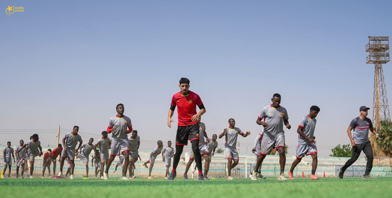 الزعيم يتأهب لإحكام السيطرة على الصدارة أمام الزمالة