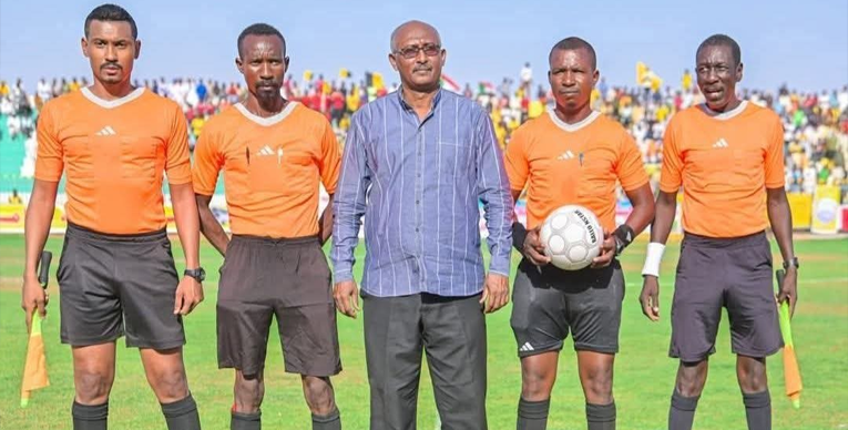 صفر إنذار للاعبي الأزرق.. هل يجامل الحكام الهلال؟