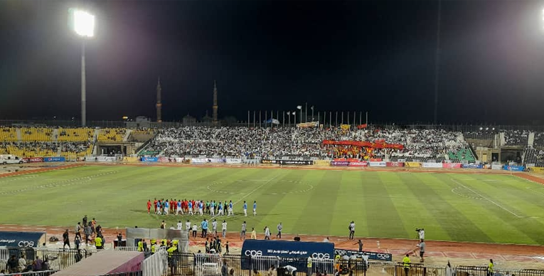 القمة في الولايات.. انتصارات مريخية وانسحابات هلالية