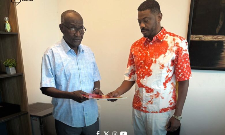 بالصور.. اكتمال عملية التسليم والتسلم بالمريخ