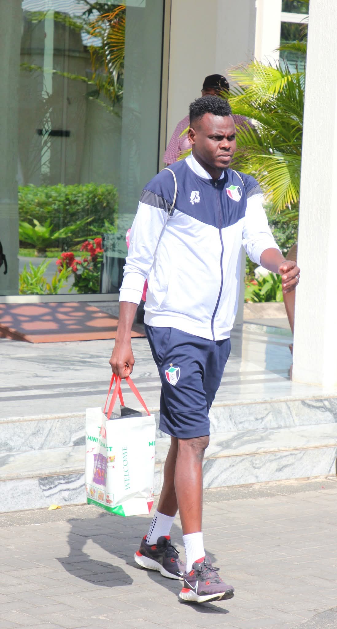 صقور الجديان تغادر زنزبار وتحل بدار السلام وتمنع الزيارات 3 27