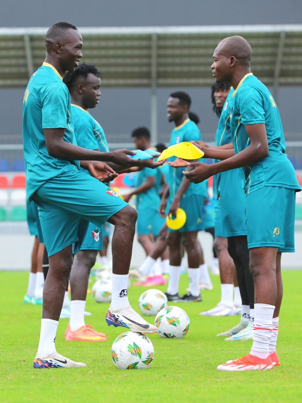 صقور الجديان يفعل سلاح الهجوم للنسور.. و"كاف" بالتمرين 4 WhatsApp Image 2025 08 11 at 6.20.41 PM