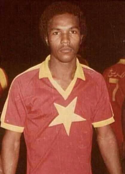 سانتو: النادي بدون رئيس.. أين رجالات المريخ؟ 3 سانتو: النادي بدون رئيس.. أين رجالات المريخ؟