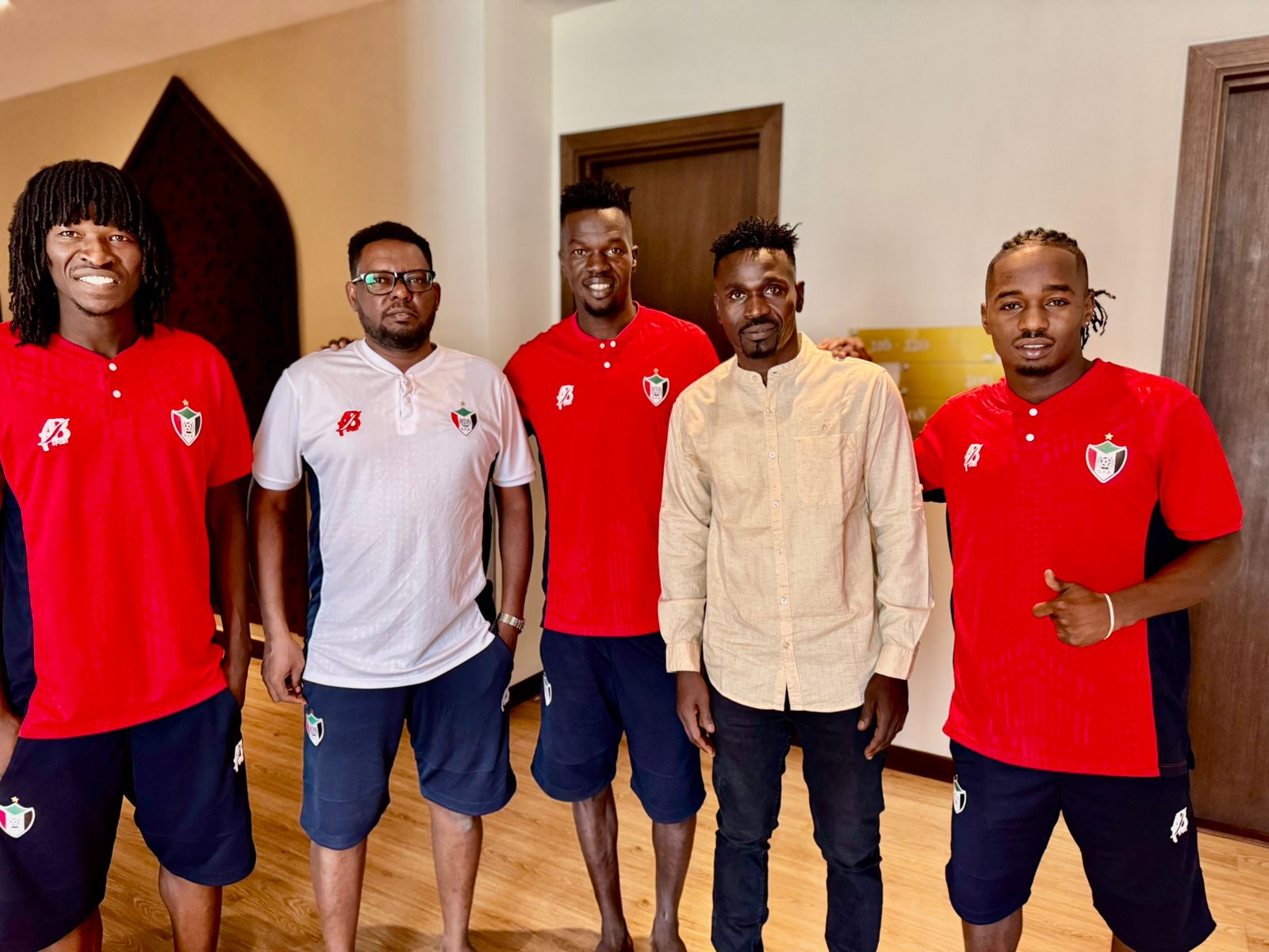 قائد المريخ يغادر زنجبار إلى بورتسودان 2 قائد المريخ يغادر زنجبار إلى بورتسودان