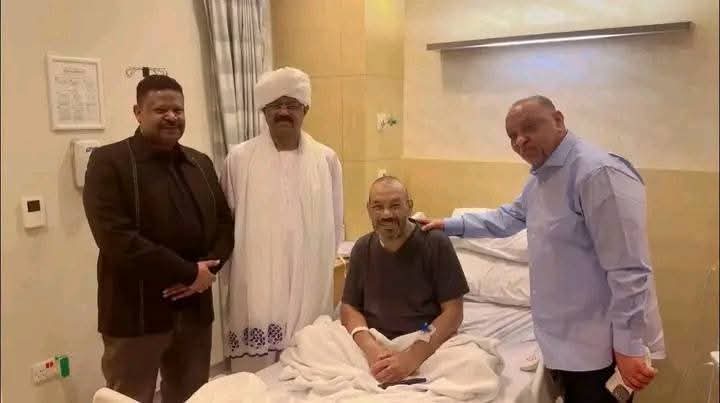 تمنيات الصحة والعافية للقنصل حازم مصطفى من ميقات شعرا محفوف بالدعوات