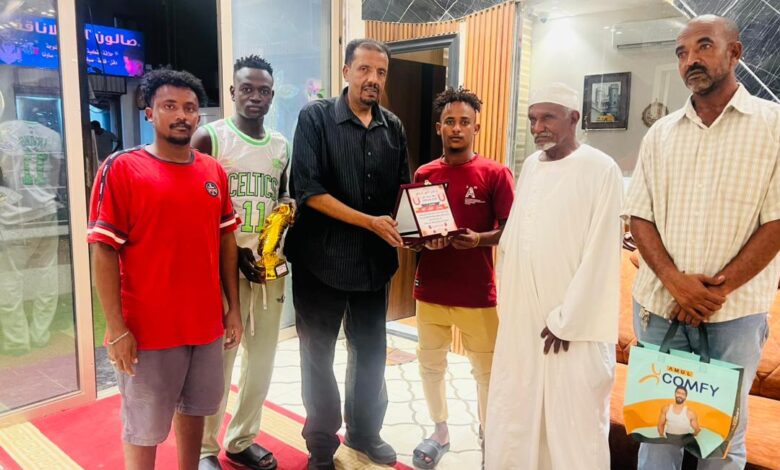 عدار وصل بورتسودان وباشر مهامه بحضور تكريم لاعب الشباب