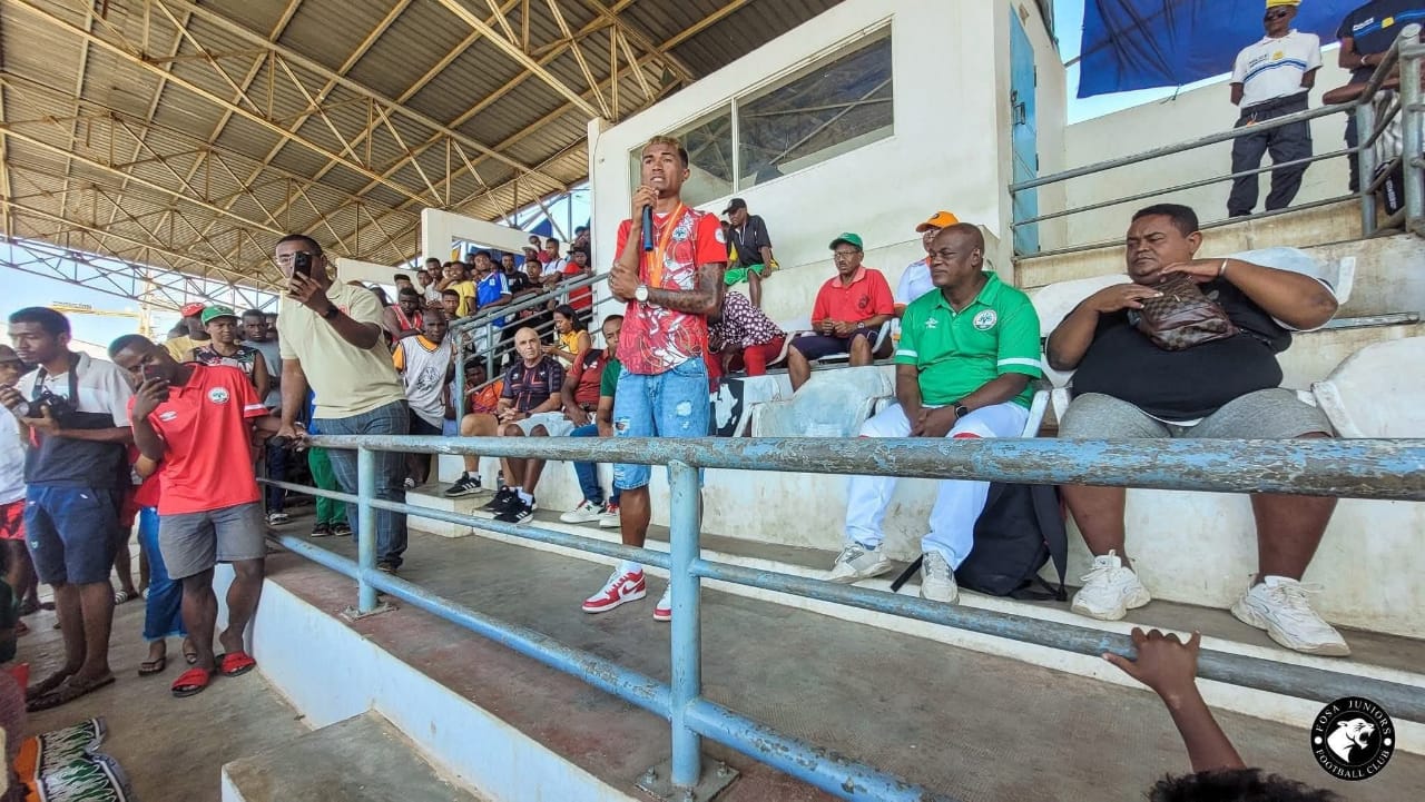 المدغشقري يذرف الدموع قبل الانضمام للمريخ 3 1b93bb36 c87a 40ca 9286 ee7c28510750