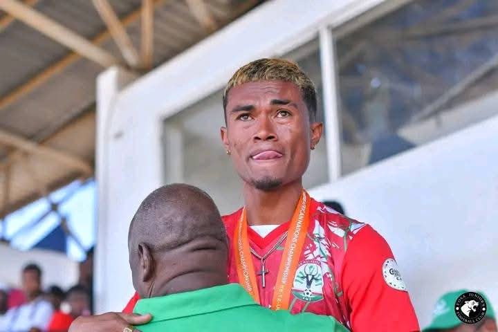 المدغشقري يذرف الدموع قبل الانضمام للمريخ 2 4e45864f 56d3 4d99 8593 b20407ee1988