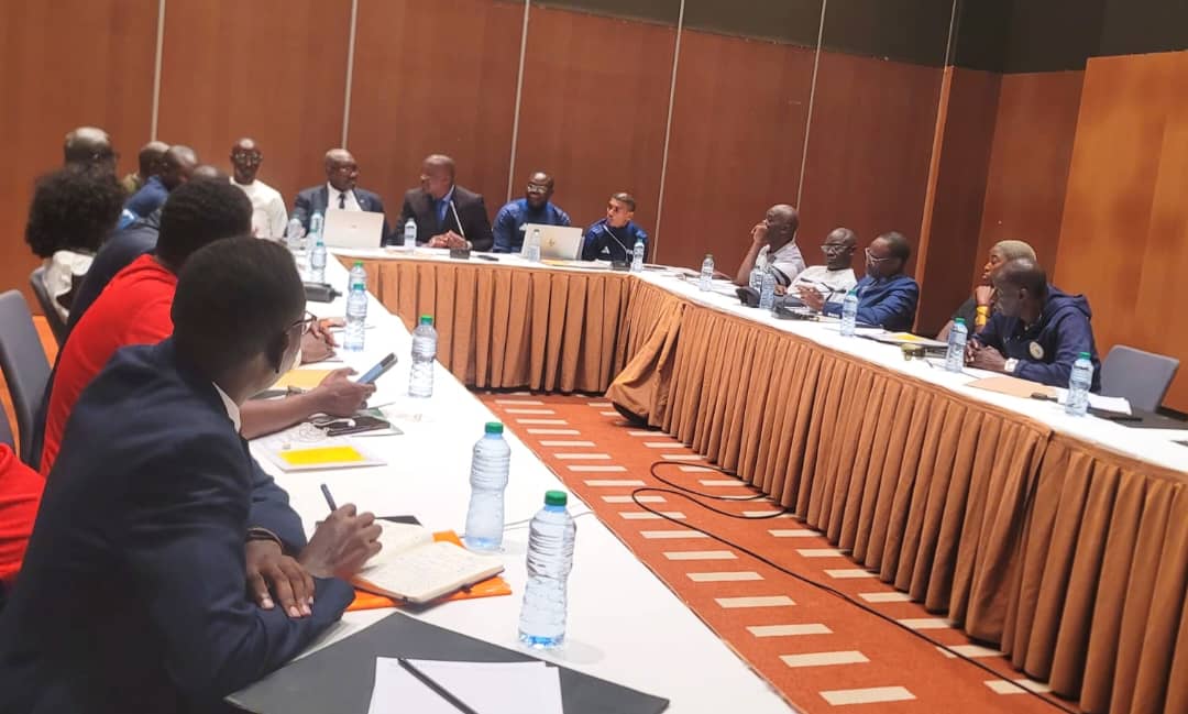 صقور الجديان يحلقون بالأحمر والمباراة 9 ليلًا 2 صقور الجديان يحلقون بالأحمر والمباراة 9 ليلًا