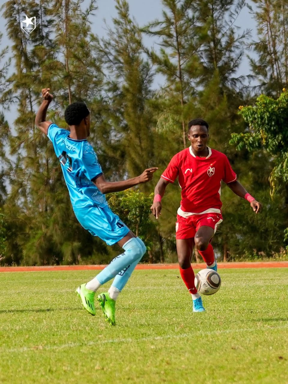 بالصور.. كامارا الخطير يسجل ويحتفل على طريقته! 2 بالصور.. كامارا الخطير يسجل ويحتفل على طريقته!