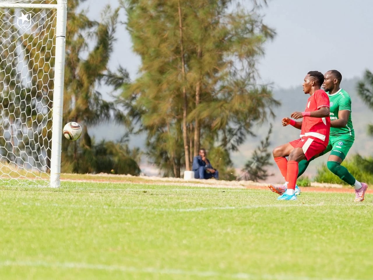بالصور.. كامارا الخطير يسجل ويحتفل على طريقته! 3 بالصور.. كامارا الخطير يسجل ويحتفل على طريقته!