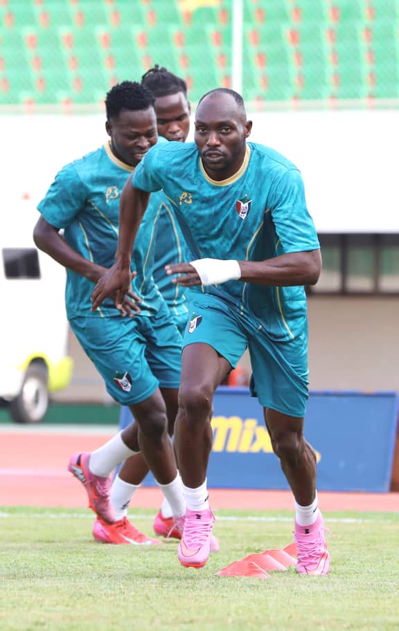 "صقور الجديان" يحلقون في توغو للتشبث بالأمل "صقور الجديان" يحلقون في توغو للتشبث بالأمل