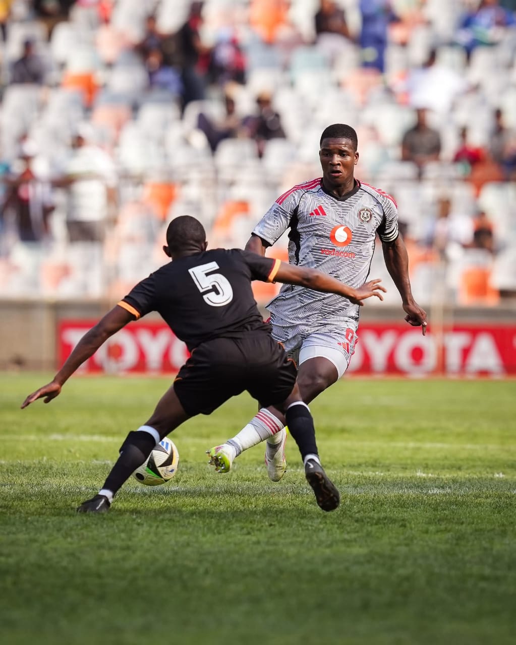 أورلاندو يضرب بقوة وينذر متأهل المريخ ولوبوبو 2 أورلاندو يضرب بقوة وينذر متأهل المريخ ولوبوبو