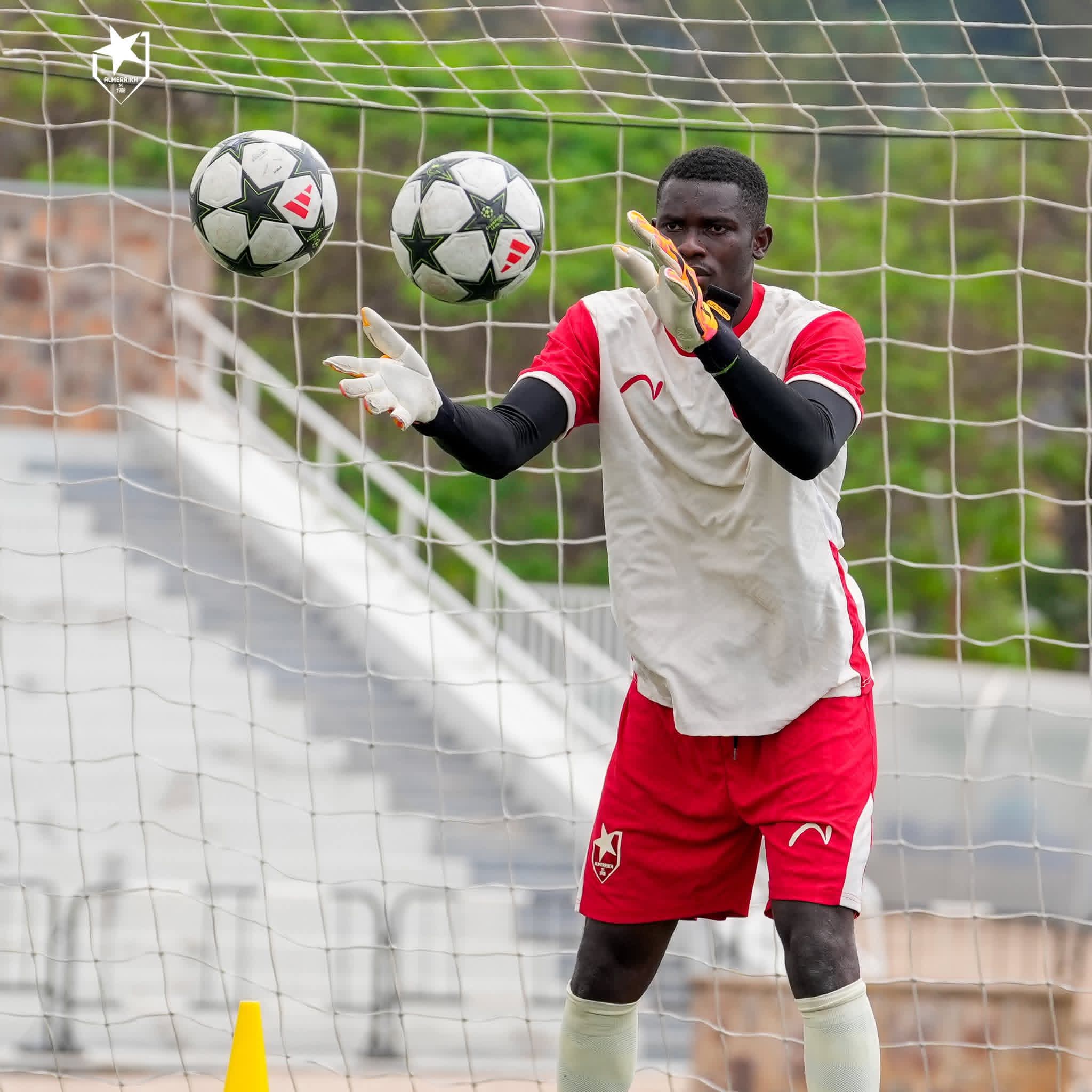 حراسة مرمى المريخ.. حظوظ لادجو، تألق أبوجا، عودة جرس 2 كنن