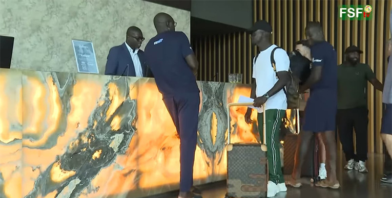 احتجاجات العمال بالفندق تربك تحضيرات منتخب السنغال 1 هيدر 2 35