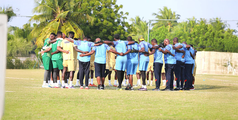 أبياه طالب اللاعبين بالفوز على توغو 1 هيدر 2 52