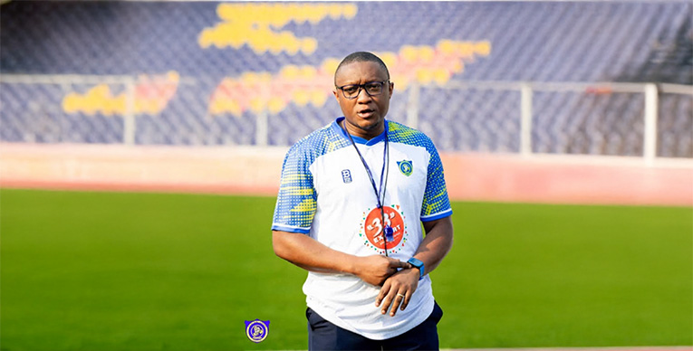 سانت لوبوبو يصل بنغازي بـ21 لاعبًا 1 هيدر 3 32 1