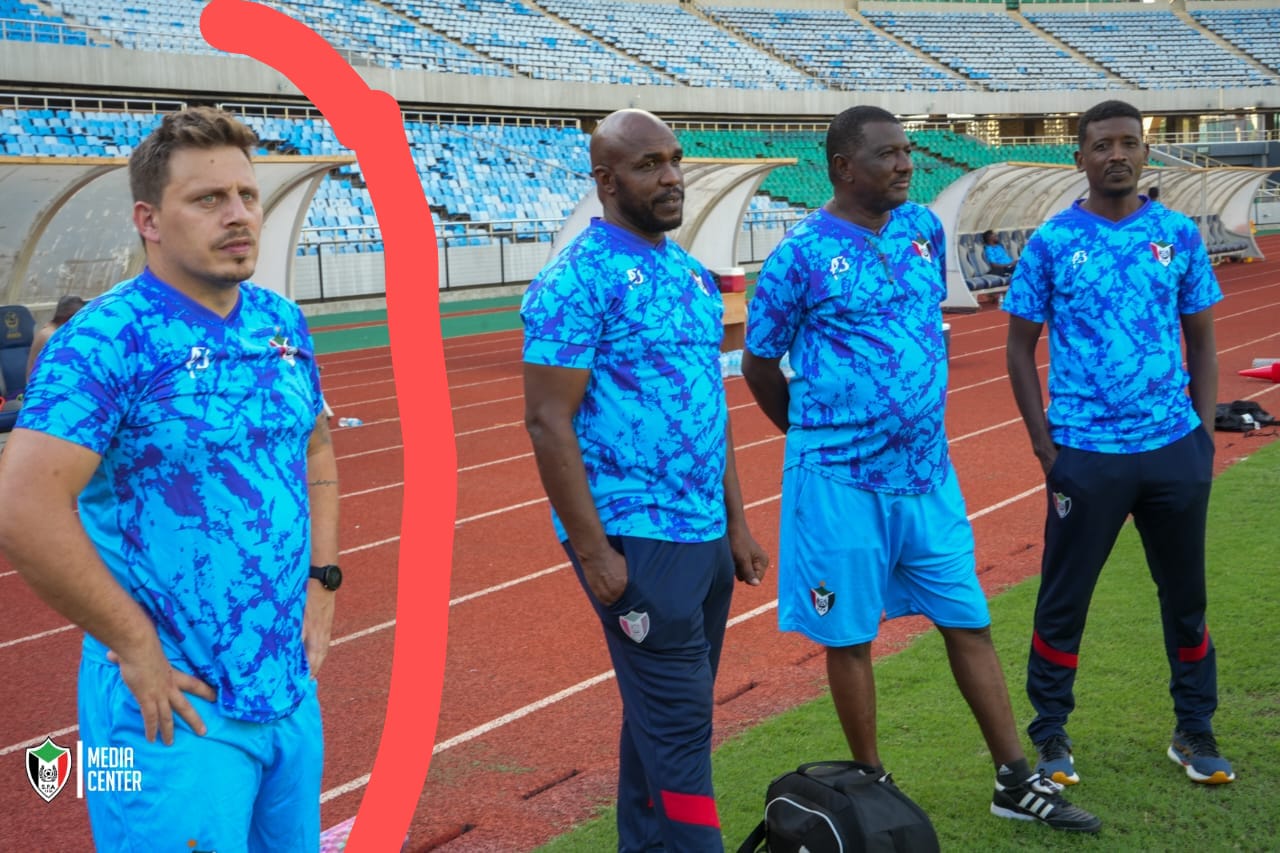 أجنبي بالجهاز الفني لصقور الجديان يثير التساؤلات!! 2 3790b5f1 1c68 4a4f afc5 aab35531d2bb