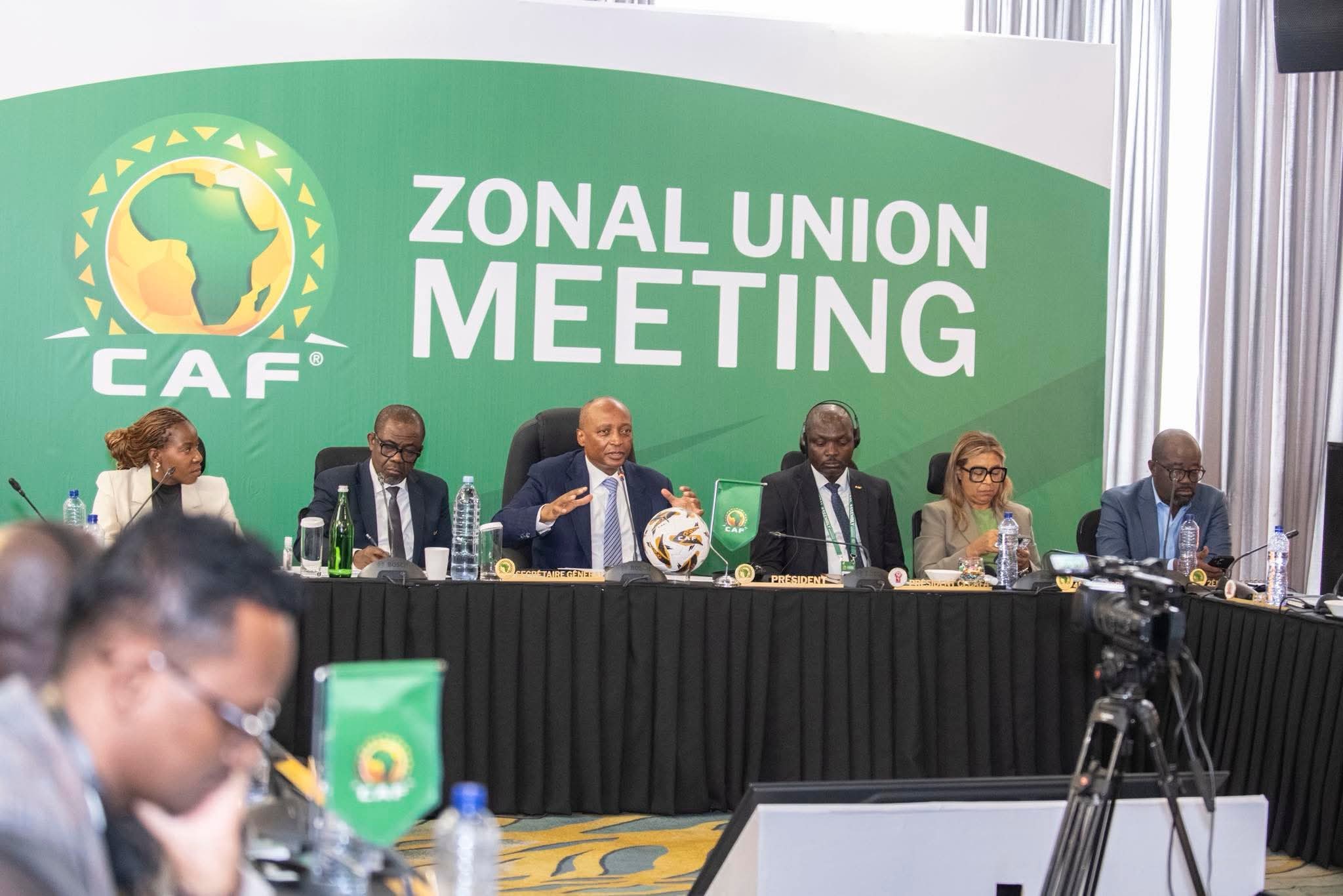 بحضور جعفر.. موتسيبي يلتقي برؤساء اتحادات سيكافا بحضور جعفر.. موتسيبي يلتقي برؤساء اتحادات سيكافا