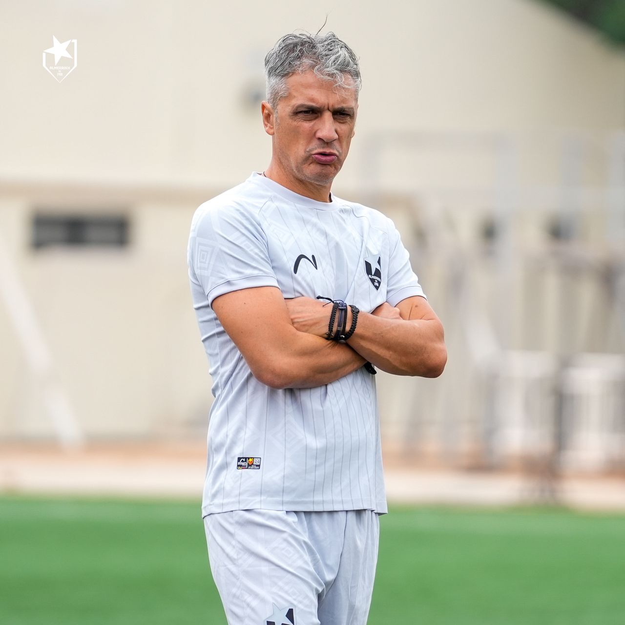 حمو .. شارة القيادة تعيده للريادة 3 حمو .. شارة القيادة تعيده للريادة