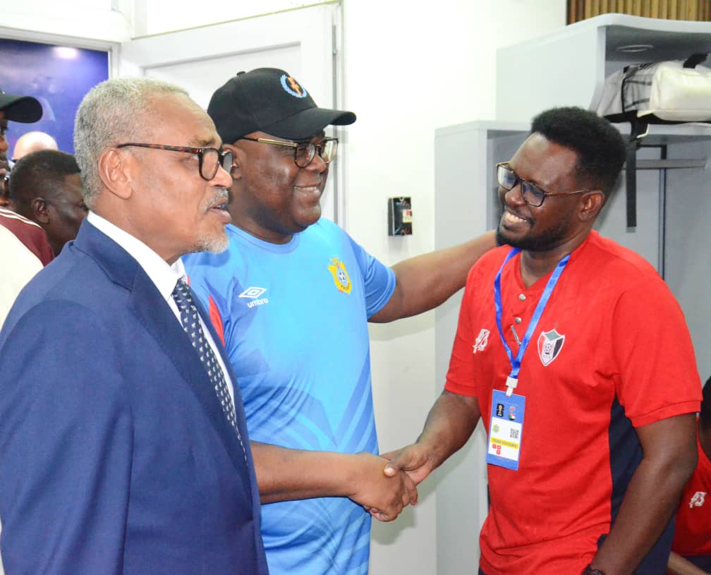 بالصور .. رئيس الكونغو في زيارة "صقور الجديان" 4 a70d3dac 2437 400f 99ec b1a179e0d89d