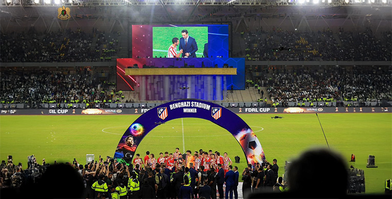 نجوم المريخ يتابعون لقاء الإنتر وأتلتيكو