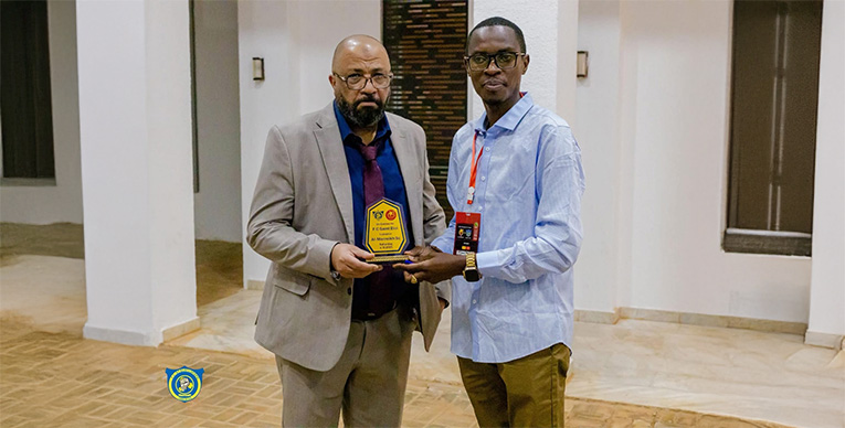 فرحة هستيرية بتخطي المريخ.. وإدارة لوبوبو تكرم الأحمر