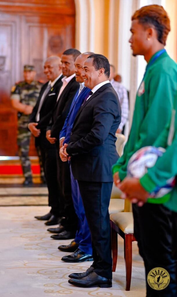 نيكولاس في القصر مع رئيس مدغشقر 4 769092d3 c87e 4ef1 9891 19fbdfeba91d