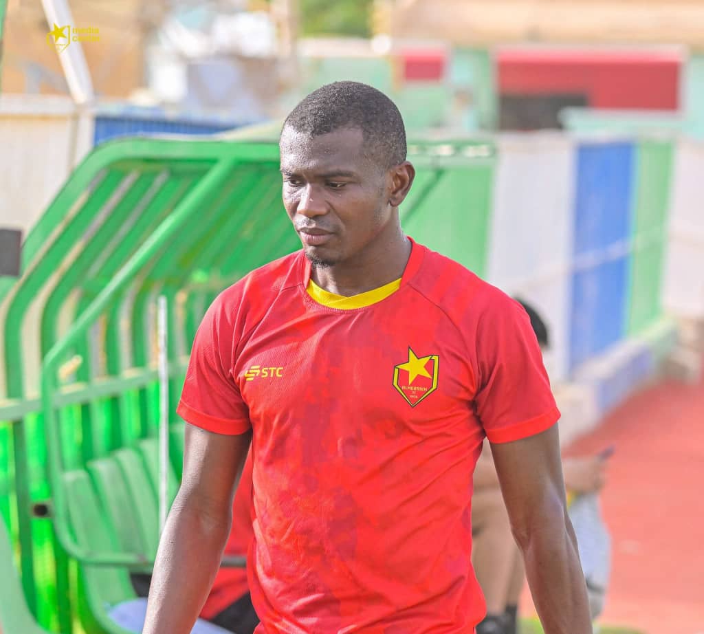 بعد السماني الصاوي.. نجوم وطنيون على بوابة المغادرة 3 بعد السماني الصاوي.. نجوم وطنيون على بوابة المغادرة